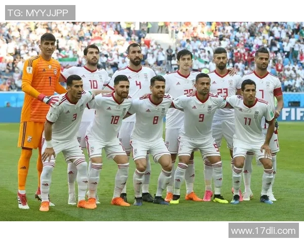 十大男足球星离世背后的故事与影响：他们的遗产如何改变了世界足坛